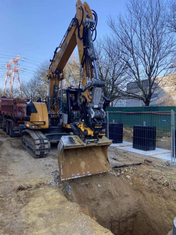 Travaux de creusement trou en cours Maurecourt